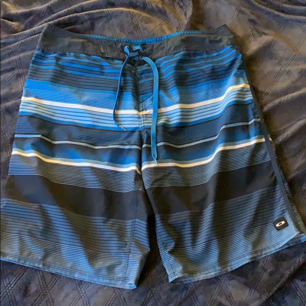 Oakley size 36 blue stripe boardshorts